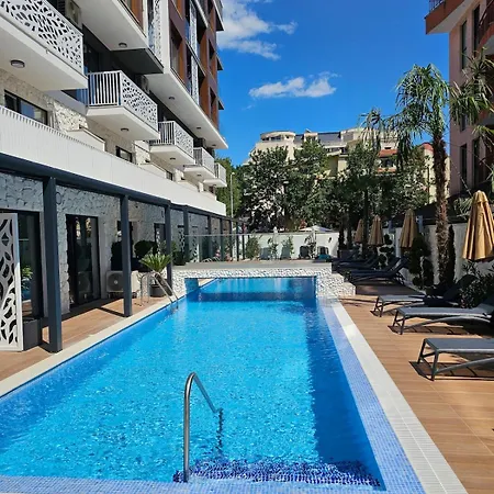 Yasen's Premium Luxury Sunny Апартамент *
