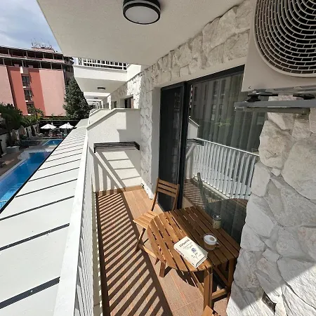 Yasen's Premium Luxury Sunny